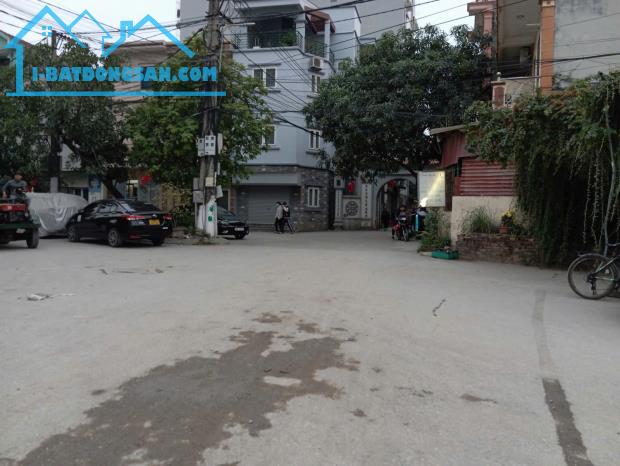 Bán nhà Lại Xá 65 m2 6 tầng, mặt tiền 5.5 m giá 15.2 tỷ ô tô vào nhà,đường ô tô tránh, kin