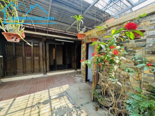 Bán nhà phố Trích Sài, diện tích 90m2, giá 21 tỷ