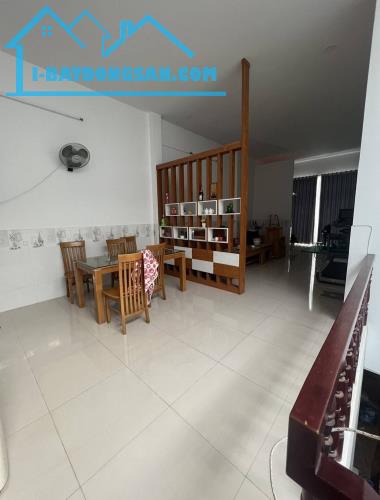 HẺM XE TẢI THÔNG TÂN HÒA ĐÔNG - GIÁP QUẬN 6 - 111M2 - NGANG 8M - 2 TẦNG BTCT