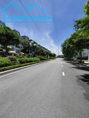250M2 BIỆT THỰ ĐƯỜNG 12M TẠI DÃY NV26 KĐT LIDECO ( 0915458886)