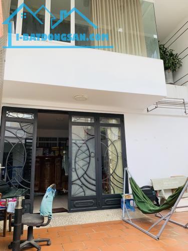 Nhà đẹp 3 tầng 2 mặt tiền hẻm xe hơi, 30m ra Lê Văn Lương Phước Kiển 108m2 (6x18), 6.95 tỷ