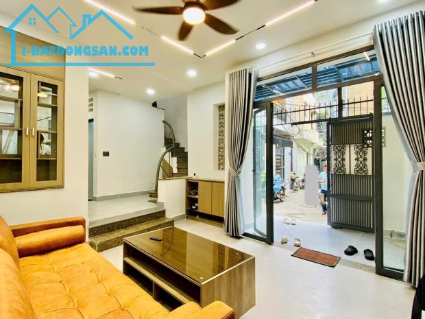NHÀ MỚI XÂY NGUYỄN VĂN NGHI 81m2 3PN ĐỐI DIỆN ĐHCN - 6.5 TỶ