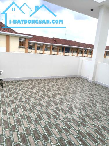 Chính chủ bán nhà mặt tiền Quận 8 – Mai Hắc Đế, Quận 8 – ngang 5,6m-200m2- 5PN