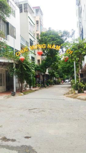 Bán nhà Mậu Lương, 5 tầng dân xây, 55m2 vị trí đẹp, ô tô đậu tránh thoải mái, giá chỉ 13tỷ