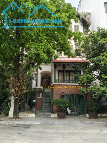 Biệt thự sân vườn 295m² mặt tiền siêu rộng đẳng cấp tại phường Quảng An, Tây Hồ , Hà Nội.