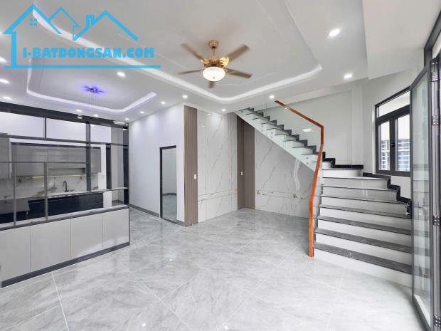 Bán Nhà Mới Xây Trung Tâm Biên Hoà, hoàn công , Thổ cư, Chỉ 2Tỷ9