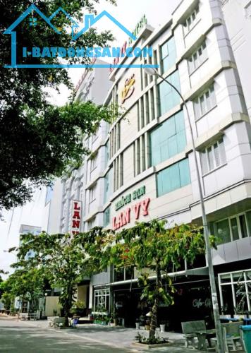 Cần chuyển nhượng khách sạn 3 sao mặt tiền trung tâm thương mại Cái Khế, Cần thơ