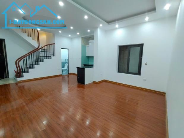 Bán nhà nguyễn chính 40m2 3 tầng còn mới – 2 thoáng trước sau - giá 5.8 tỷ