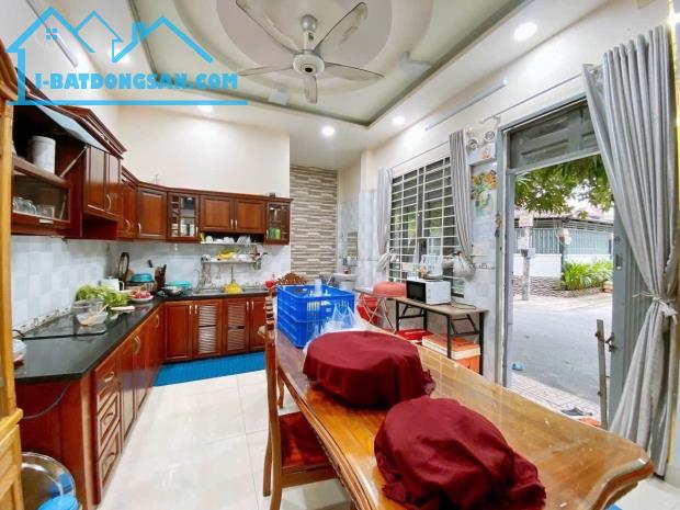 NHÀ 4 TẦNG GÓC 2MT HẺM XE TẢI TRÁNH 80m2 (4×20) GẦN CC DREAM HOME - 8.5 TỶ