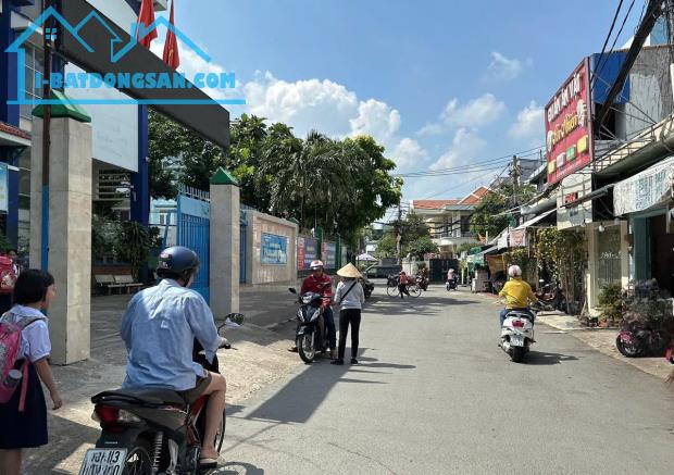 Bán nhà hẻm 535 Thống Nhất dài tới 28m 118m2 ngang 4.2m KD buôn bán gần trường 8.9 tỷ