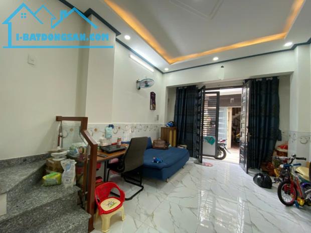 Nhà mới hẻm thông, Nguyễn Phúc Chu giao Trường Chinh, 3.7 tỷ