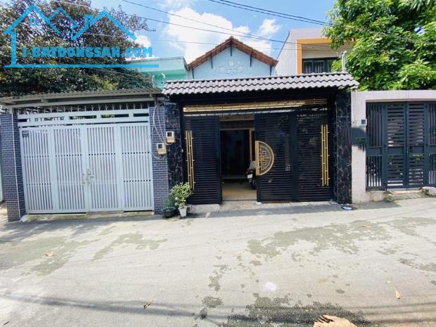 Bán nhà hẻm xe hơi thông gần mặt tiền đường Linh Đông, Thủ Đức. 100m2, 7.99 tỷ.