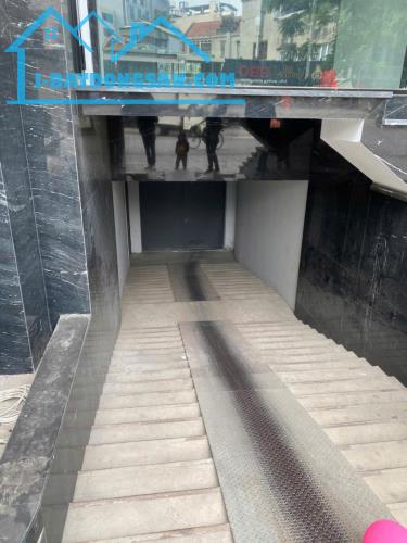 Chính Chủ Bán Toà Building Cao Cấp Phố Xuân La Tây Hồ 275m2x9T