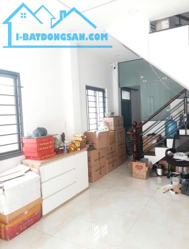 CĂN GÓC 2 MẶT TIỀN KINH DOANH NGAY CV LÀNG HOA - GIÁ 20TR/THÁNG