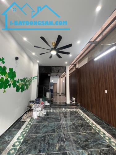 💥 Siêu phẩm 3 tầng Mã Lò - ngay sát khu Tên Lửa - 102m2 - hẻm xe hơi 6m - nhỉnh nhẹ 7 tỷ