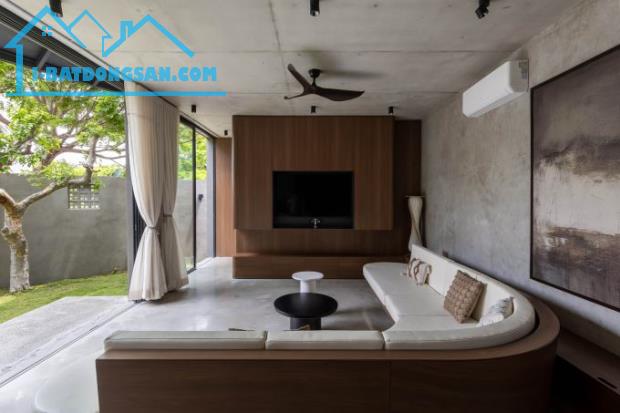 Bán Gấp Biệt Thự Lô Góc 2 Mặt Tiền – 160m² – Vỉa Hè – Gần Hồ Tây – Chỉ 37.5 Tỷ!