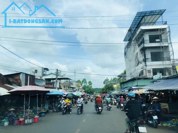 CẦN SANG LẠI 3600M2 ĐẤT TPHCM (SHR) DÂN CƯ SAN SÁT GẦN CHỢ TRUNG TÂM GIÁ 1 TỶ 250 TRIỆU