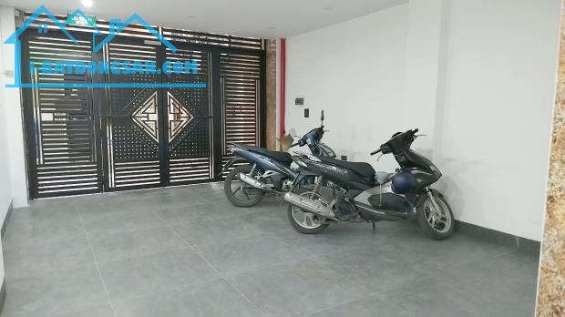 Bán toà CCMN Thổ Quan. Đống Đa 115m x 7T. Mặt tiền 4.4m.