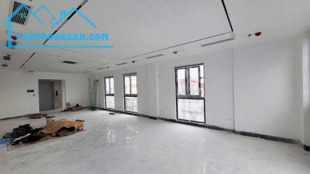 Hiếm tòa nhà 8 tầng mặt phố Hoàng Hoa Thám, 86m2, MT 5.7m, vị trí đẹp, KD tốt, giá 45.5 tỷ