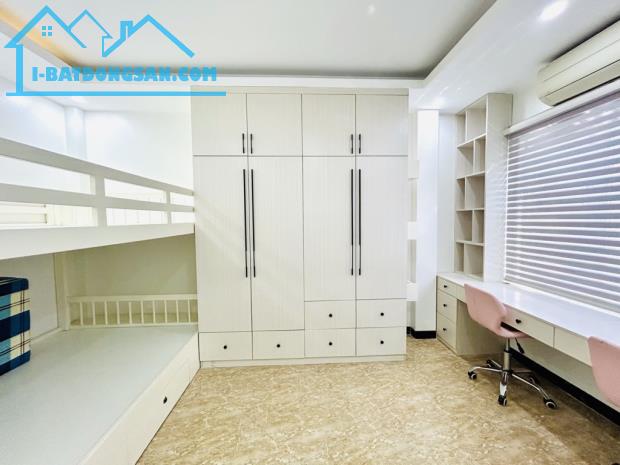 💥Khâm Thiên, 80m Ra Phố, Nhà Đẹp Thoáng Sáng, Full Nội Thất, DT 28m2, 5 Tầng, 3 Ngủ