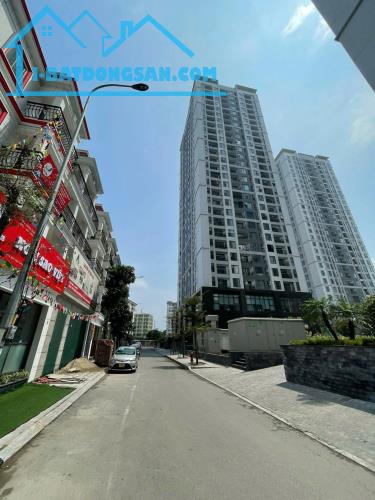 Bán nhà liền kề Rose Tower 79 Ngọc Hồi, mặt tiền 6.5, giá 260tr/m2