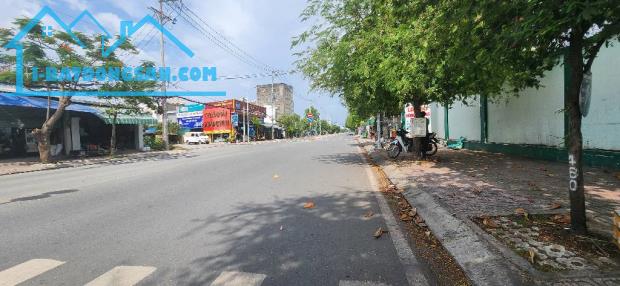 Nhà 2 mặt tiền Huỳnh Tấn Phát Phú Xuân Nhà Bè, gần ngã ba Nguyễn Bình (6.6x43), 22.85 tỷ