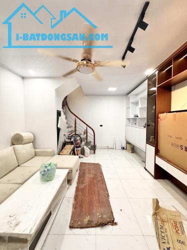 NHÀ ĐẸP VĂN HƯƠNG-GẦN PHỐ TÔN ĐỨC THẮNG FULL NỘI THẤT 4T-DT24M2– CHỈ 5.6TỶ