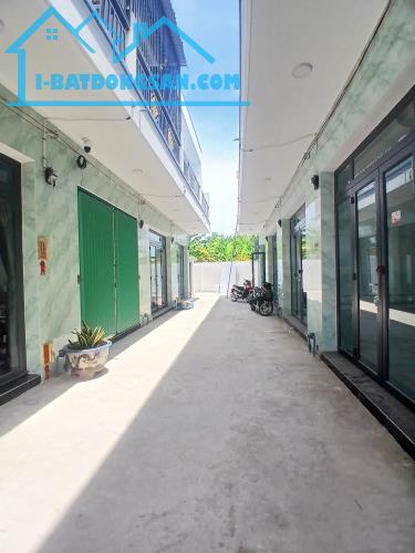 Bán Nhà xây mới, sau Bến xe Hưng Long, 40m2, đường Xe Hơi