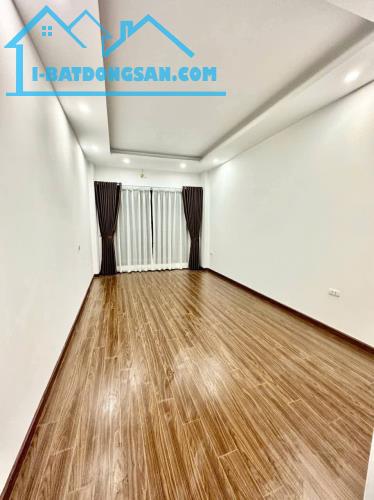 Bán nhà ngõ 342 Hồ Tùng Mậu. Từ Liêm DT 32m x 5T. Mặt tiền 3.3m