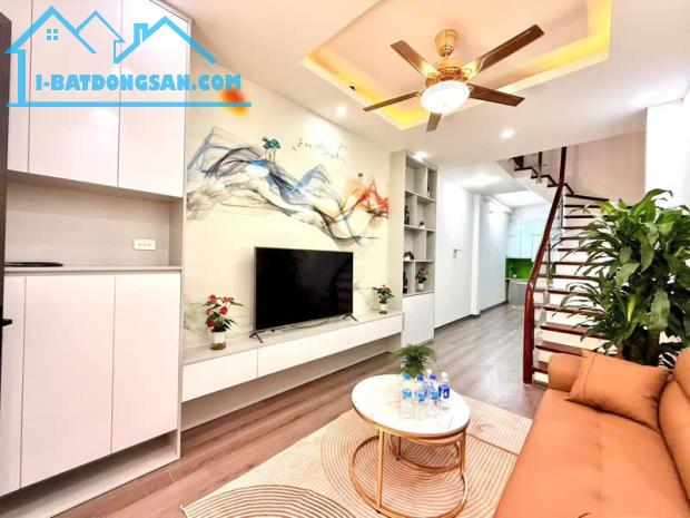 Bán nhà Phương Liệt-TX ,DT40m2 x5T, Giá Nhỉnh 8Tỷ , Ngõ Thông