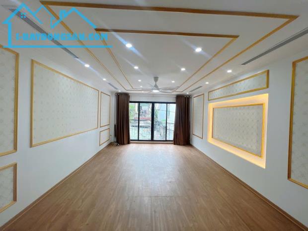 Siêu phẩm Đại Mỗ – Nhà mới 50m² x 5T –Ô tô tránh, thang máy nhập, nội thất đỉnh – Giá tốt