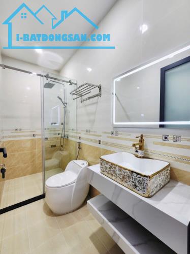 bán nhà gần chợ tân hương - 54m2-5 phòng ngủ-1 trệt-2 lầu-gọi cho em xem nhà