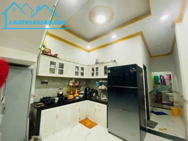 BÁN NHÀ 1Lầu 1Trệt P. TÂN VẠN(Phường Biên Hoà mới).Giá Bằng Sổ Chung