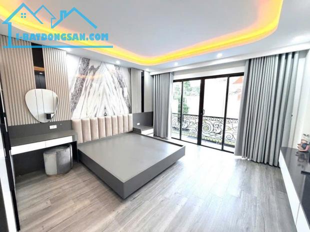 BÁN GẤP NHÀ LÔ GÓC HÀ ĐÔNG, VĂN QUÁN🔥Ô TÔ ĐỖ CỬA-36M X5 TẦNG.GIÁ CHỈ 7 TỶ 89