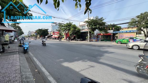 Nhà mặt tiền Huỳnh Tấn Phát ngay trường Lâm Văn Bền, Thị Trấn Nhà Bè,(6.1x30 chỉ 27 tỷ