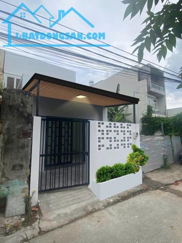 Nhà hxh đường cầu xây 2 DT 70m nhà 1 lầu giá tốt