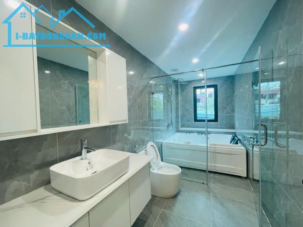 Hot Hot! Nhỉnh 11 tỷ - lô góc - ô tô vào - nhà mới 45m2x7T thang máy, hàng xóm KĐT Ciputra