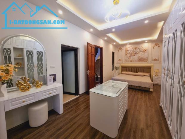 BÁN NHÀ NHÂN HÒA- THANH XUÂN, 37 M2, 6 TÀNG, MẶT TIỀN 5,6 M, GIÁ 13,25 TỶ.