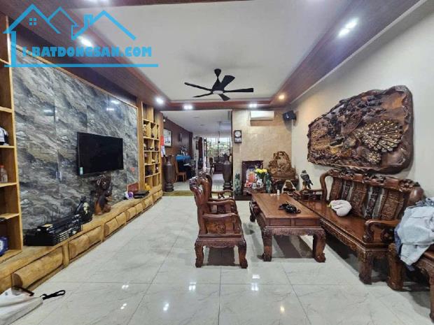 MẶT TIỀN KINH DOANH 5 TẦNG-DT 5Mx28M-THANG MÁY ĐẲNG CẤP-NGAY GÓC ĐỒNG ĐEN BÀU CÁT TÂN BÌNH