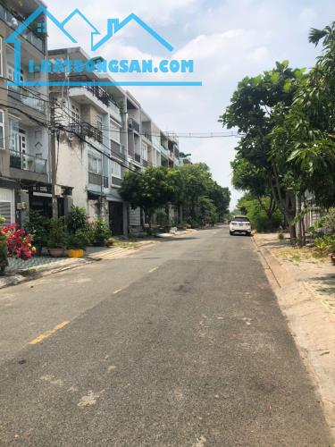 BÁN CHDV CAO CẤP KHU VIP TÊN LỬA 5TẦNG 22 PHÒNG ĐƯỜNG 10M THU NHẬP 84TR/THÁNG
