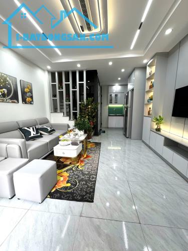 Nhà Mới Xây, 38M2 5T Thang Máy, Cạnh Vincom Bà Triệu, Ngõ Thông Rộng, Chỉ 14.2 tỷ