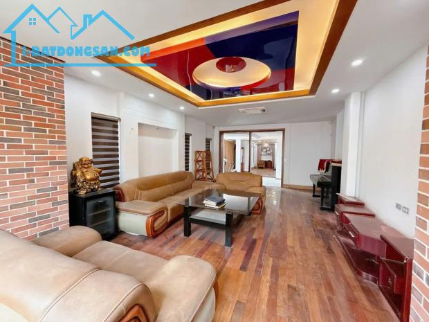 Hiếm nhà đẹp 7 tầng mặt Phố Lụa Vạ Phúc, 100m2, MT 5m, thang máy, vị trí đẹp, kinh doanh