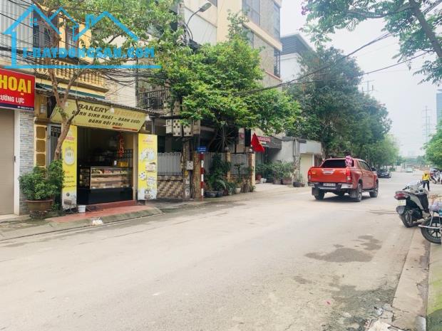 Bán đất phân lô Phú Thượng, ô tô tránh, vỉa hè Kinh doanh 99 m2 MT 4.6 m chỉ 25 tỷ
