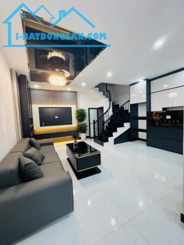 chủ bán Siêu Phẩm Mặt Phố Lạc Long Quân, 55m2, 7 tầng thang máy ô tô tránh, vỉa hè,