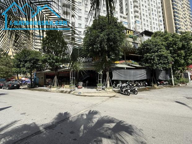 Biệt thự BT4 KĐT Văn Khê Hà Đông Lô góc- trục chính- KD sầm uất- 300m2- 3 tầng giá 8x tỷ