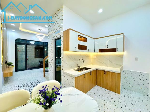 Bán nhà hẻm 3 gác Huỳnh Văn Bánh 28m2 – Giá 5,25 Tỷ tl.