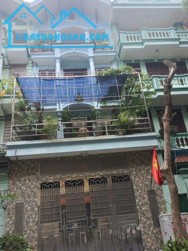 Bán liền kề KĐT Định Công, Hoàng Mai. Dt 75 m2 x 4T x Mt 4,8m. Vỉa hè ô tô văn phòng KD.