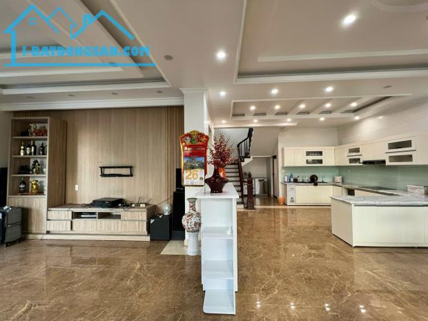 Bán căn biệt thự DT 270 M ngang 18 Waterfront Cầu Rào 2 Lê Chân HP