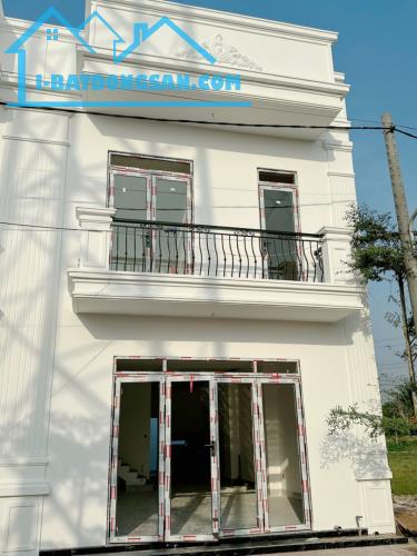 Nhà 1 trệt 1 lầu khu dân cư an ninh gần Thị Trấn Tân Hiệp