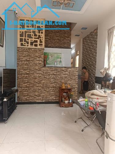 Bán nhà 4 tầng, ko QH-LG, 84m2, hẻm xe tải 6m, đường Lê Đình Cẩn, chỉ 6 tỷ hơn xíu.